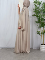 Beige gesloten Abaya met Steentjes op Schouders en Rug